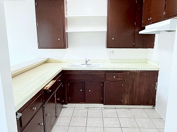 3rd image of 625 N Rockvale Ave APT A