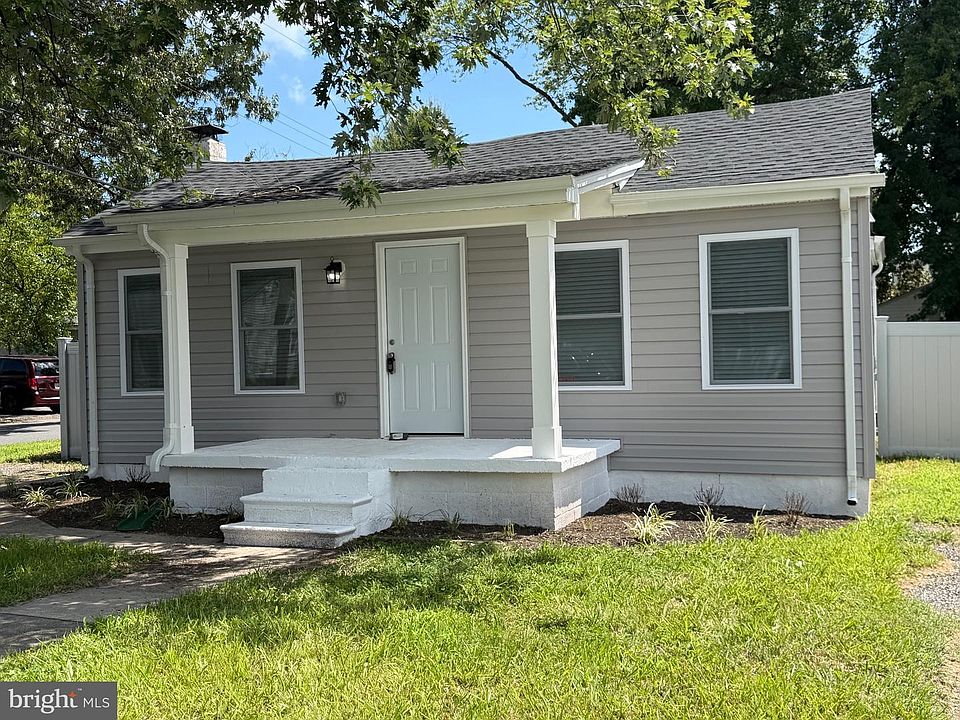 1st image of 715 Fernhill Rd