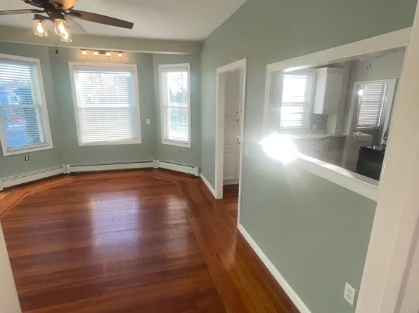 216 Washington St APT 2, Taunton, MA 02780