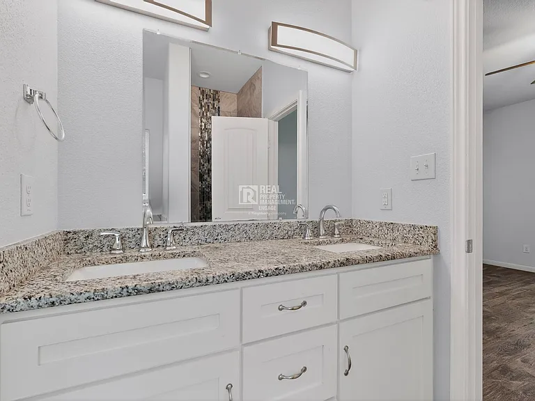 5838 Humbert Ave — Photo 23