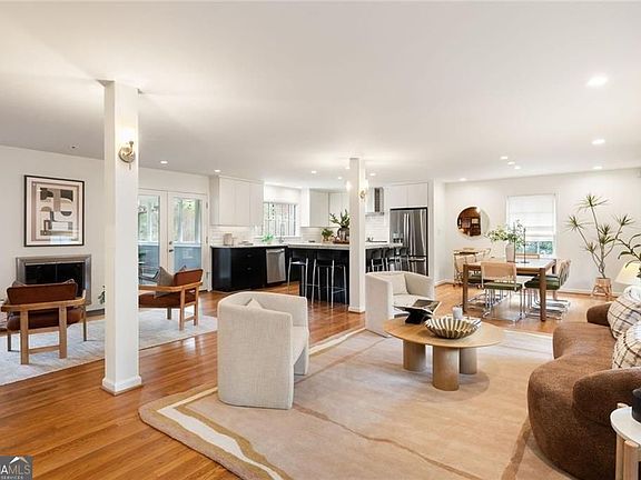 2nd image of 176 E Parkwood Rd