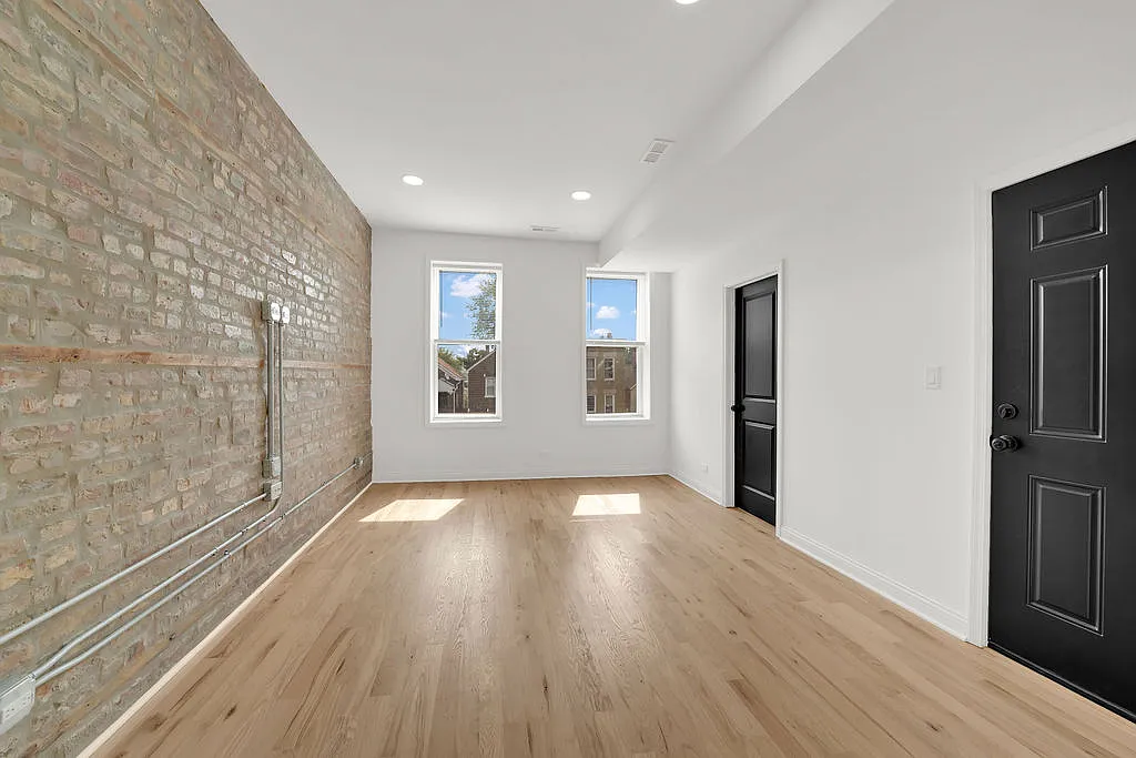 3 bed, $2,650 — Photo 2