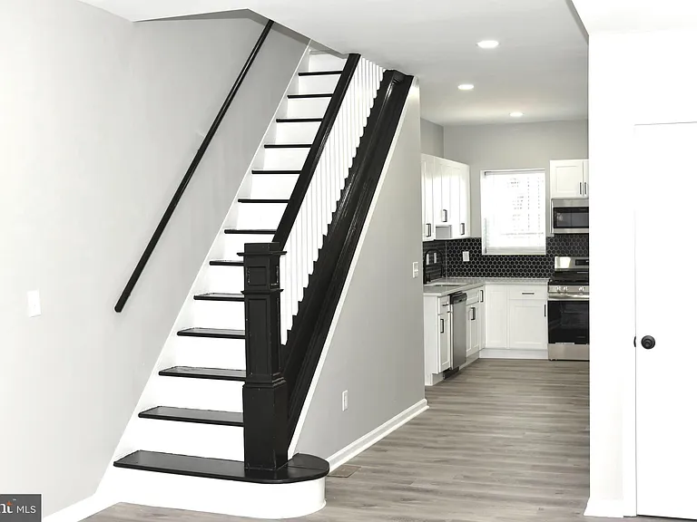 2225 W Baltimore St — Photo 4