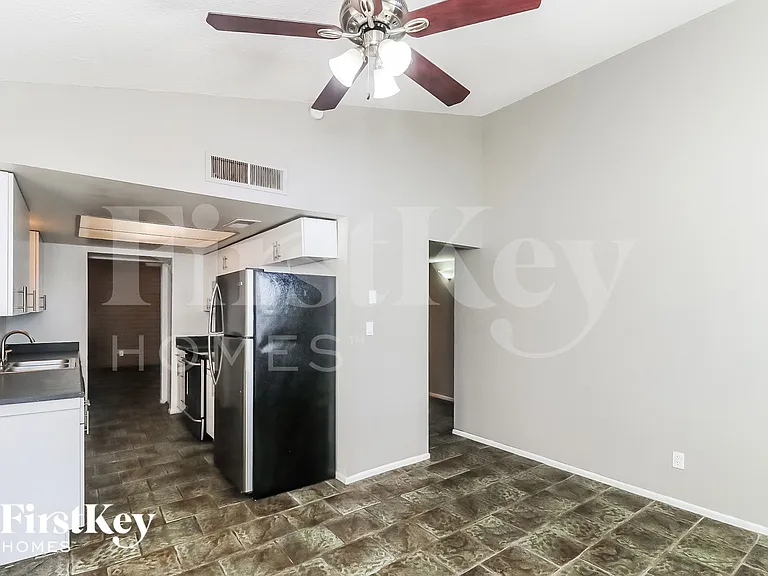 3320 S Margo Dr — Photo 7