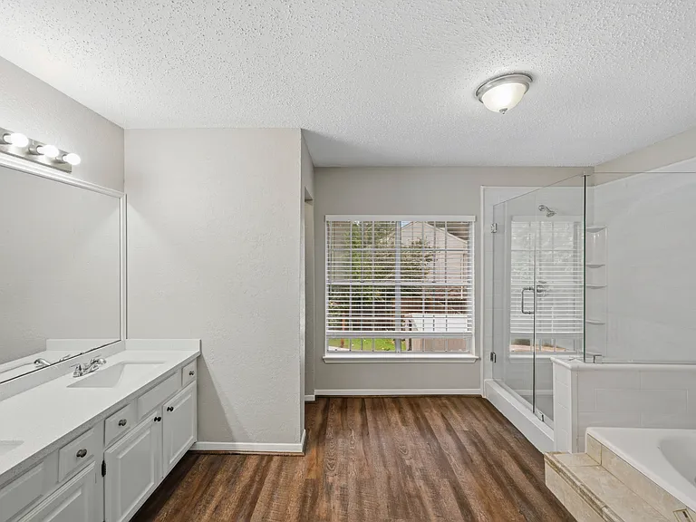 8130 Sunny Ridge Dr — Photo 24