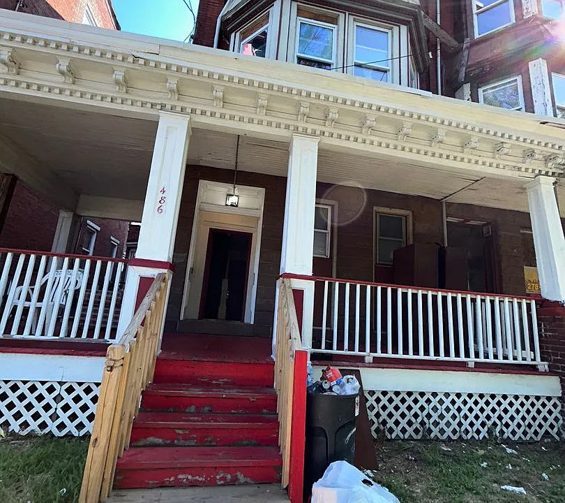 486 W State St