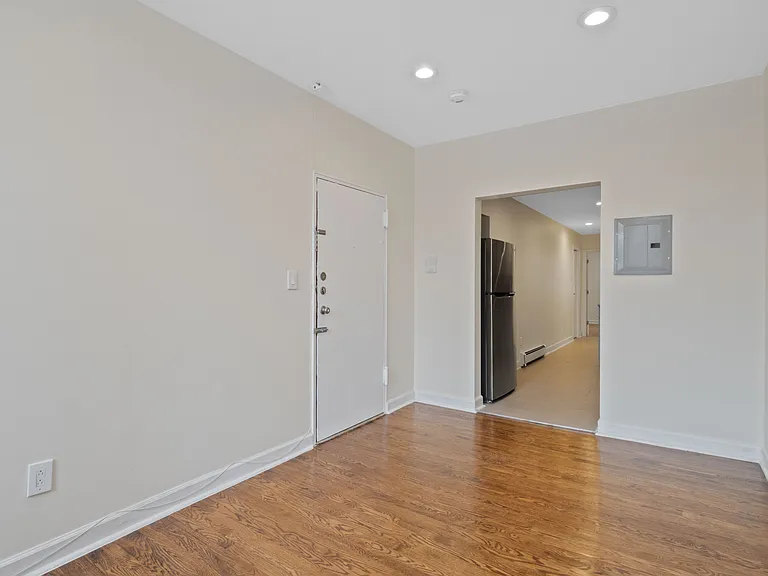 153 Christopher Columbus Dr #2R — Photo 6