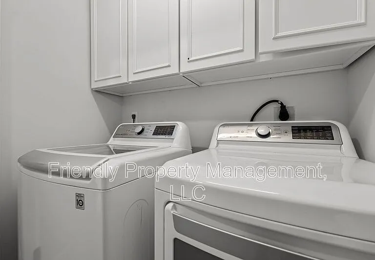 812 Pisgah Church Rd #G — Photo 16