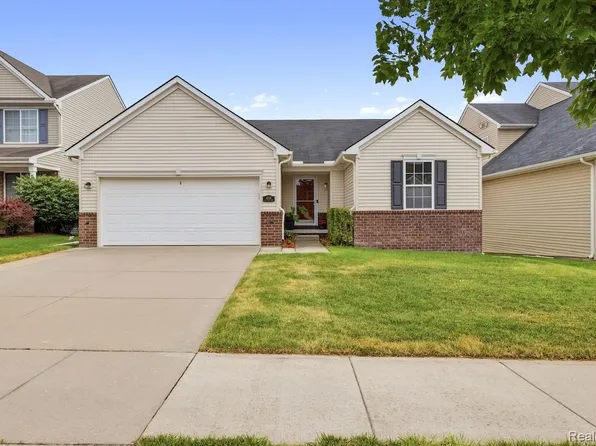4098 Ash Tree Ln, Howell, MI 48843