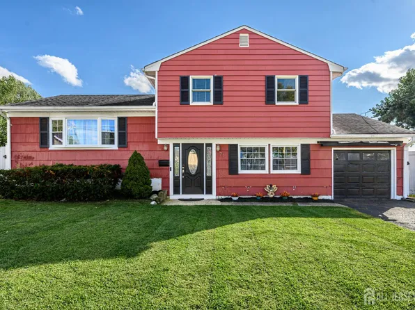 71 Aberdeen Ave, Iselin, NJ 08830