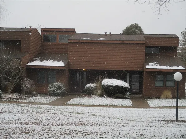 634 Village Blvd N, Baldwinsville, NY 13027