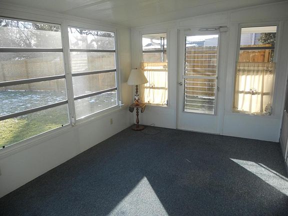 4th image of 4993 Warminster Dr