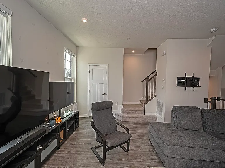 213 Amon St — Photo 8
