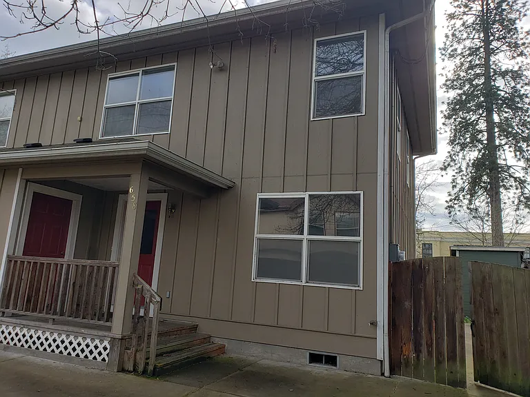 654 W 11th Aly — Photo 16