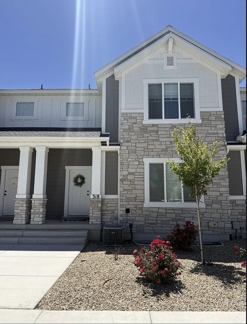 Newer Unit in the Spanish Fork Juniper ridge Townhomes — Photo 1
