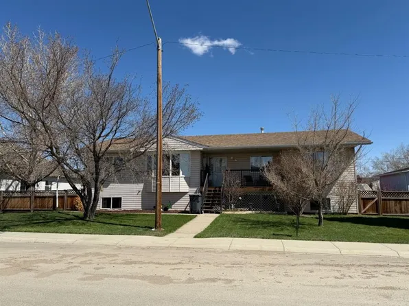 426 E 9th St, Beiseker, AB T0M 0G0