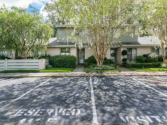 3rd image of 7701 BAYMEADOWS Circle #1135