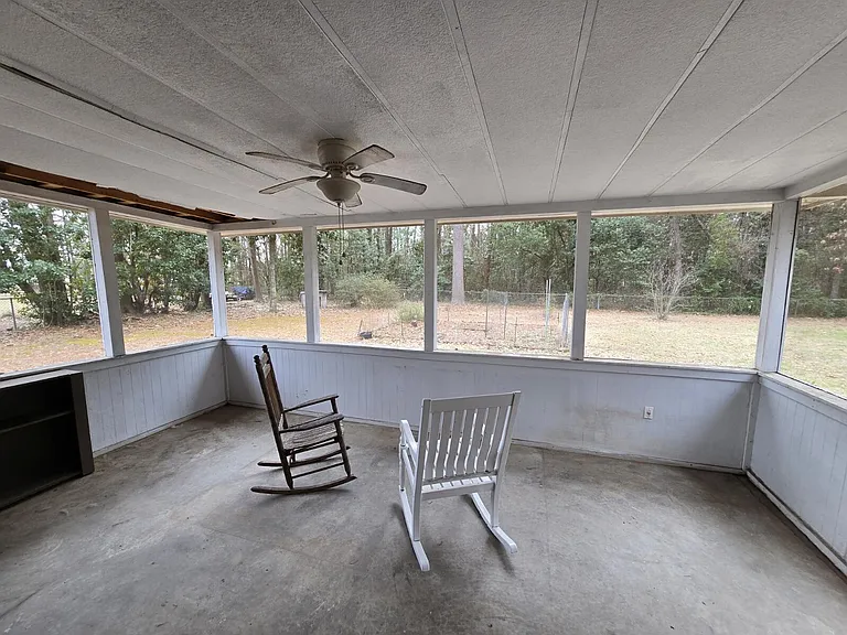 637 Sierra St — Photo 35
