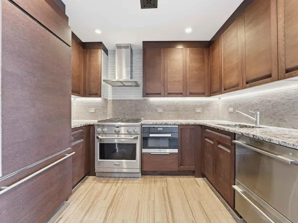 1000 Avenue At Port Imperial image 36 of 38