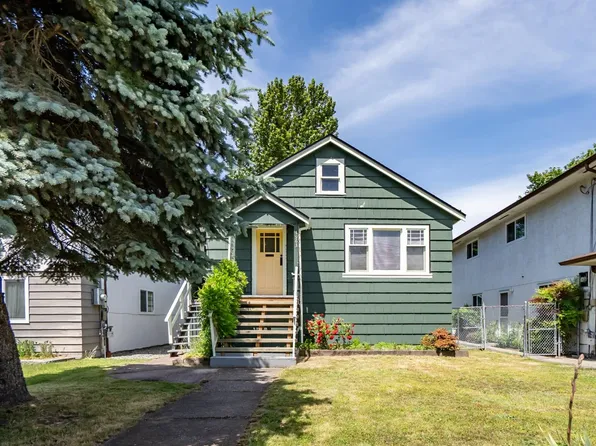 1963 Fraser Ave, Pt Coquitlam, BC V3B 1N4