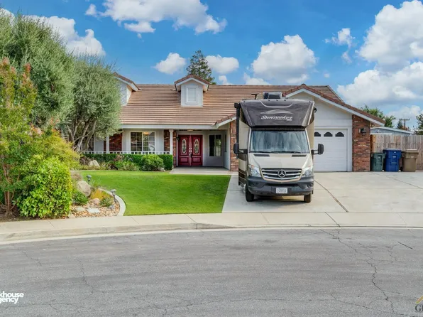 11205 Coachlight Ct, Bakersfield, CA 93312