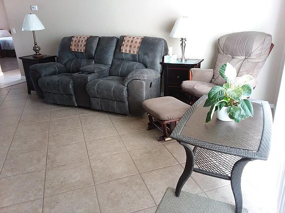 3rd image of 16135 Villa Dr
