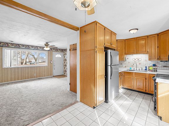 5th image of 427 Yale Ave