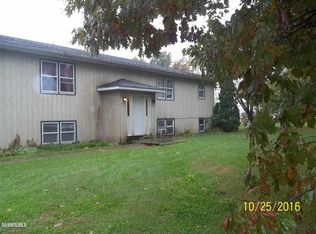 207 Garfield Ave, Pearl City, IL