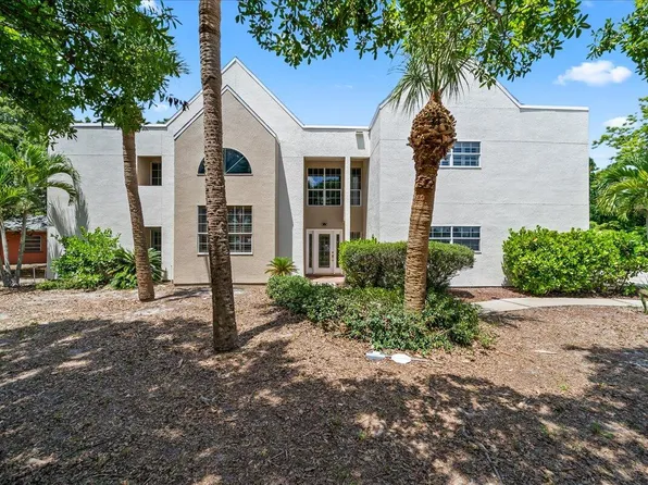 457 Bluff Dr, Melbourne, FL 32901