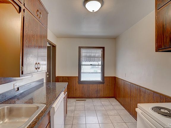 5th image of 941 Pearl Ave