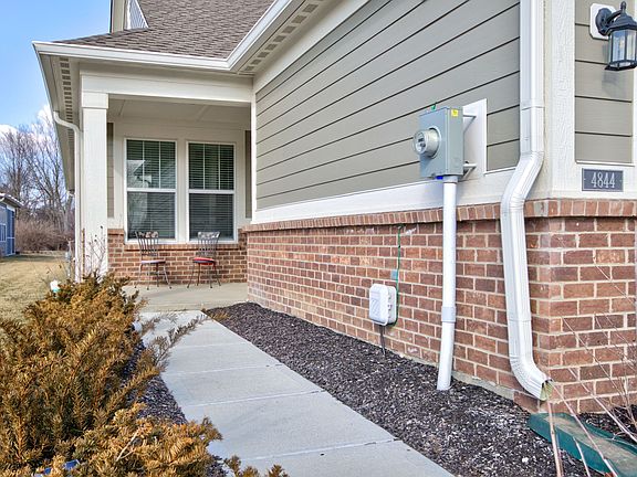 4th image of 4844 E Amesbury Pl