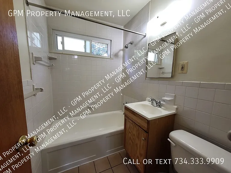 2040 Dryden St — Photo 10
