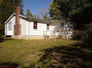 3054 Douglas Rd, Florissant, MO 63034