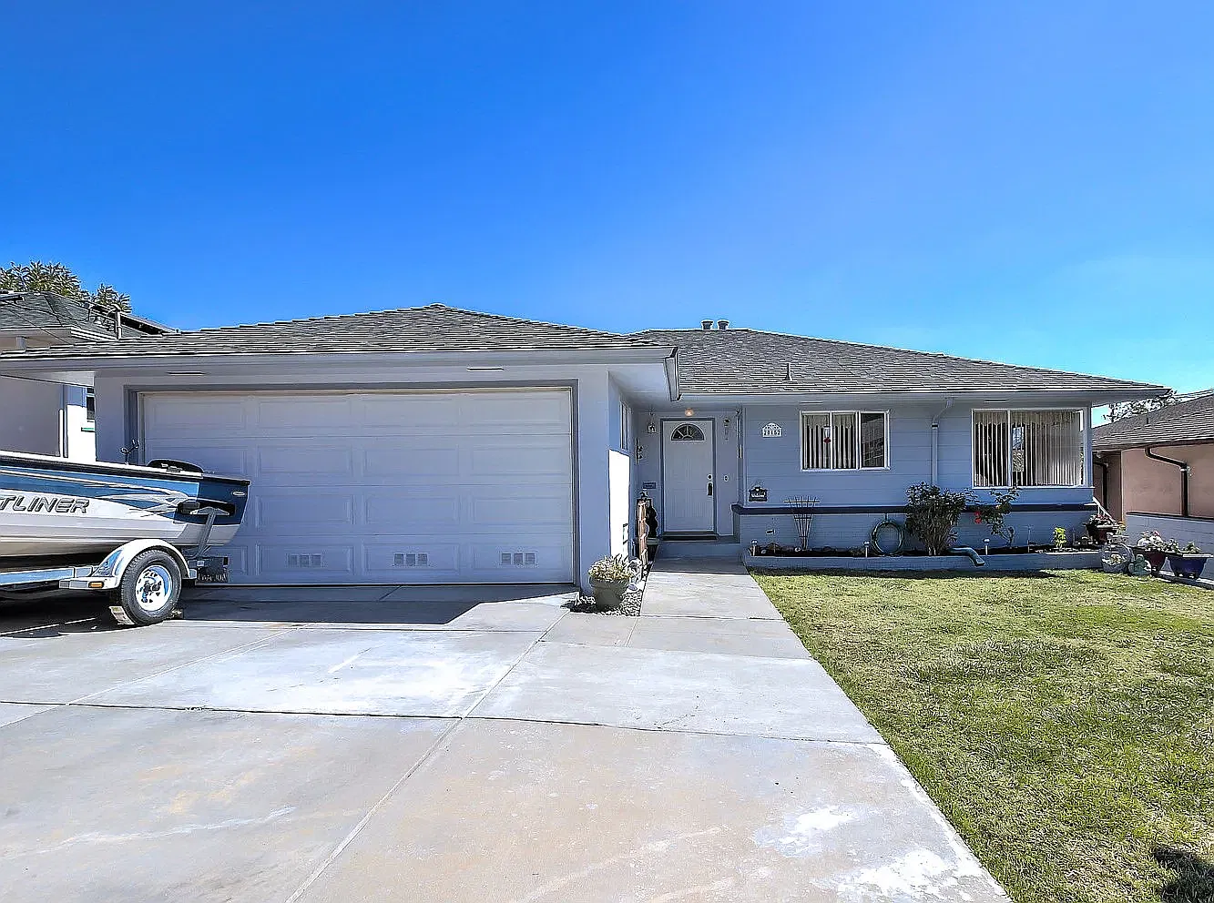 3 bed, 1261 sqft, $3,300 — Photo 1
