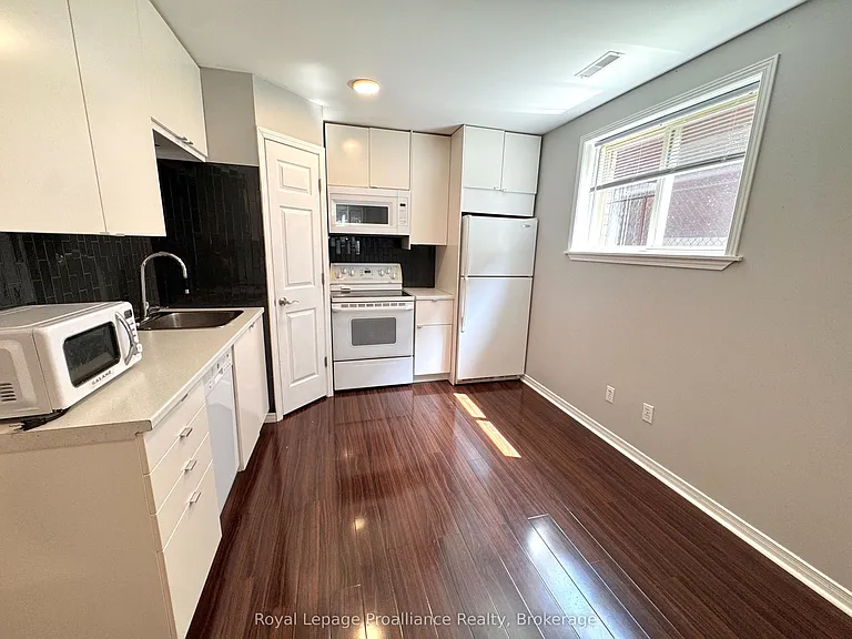 28 Oak Ridge Blvd — Photo 8