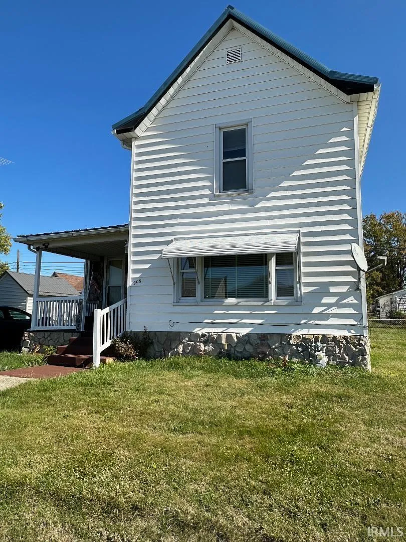 905 Washington St photo 1