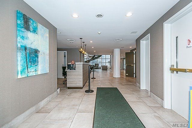 2nd image of 100 Cuttermill Rd APT 3G