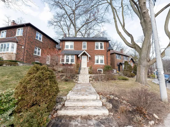 252 Glen Manor Dr W, Toronto, ON M4E 2Y2