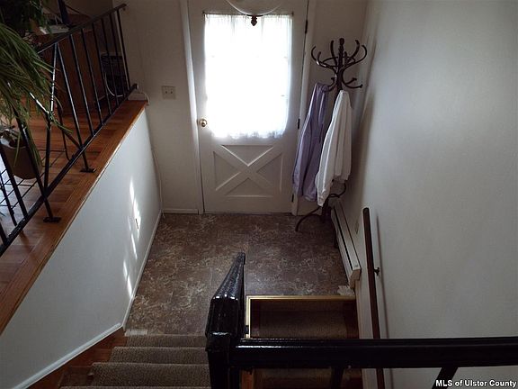 3rd image of 24 Edgewood Dr