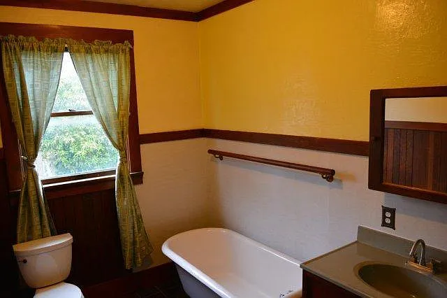 135 W Grant St — Photo 40