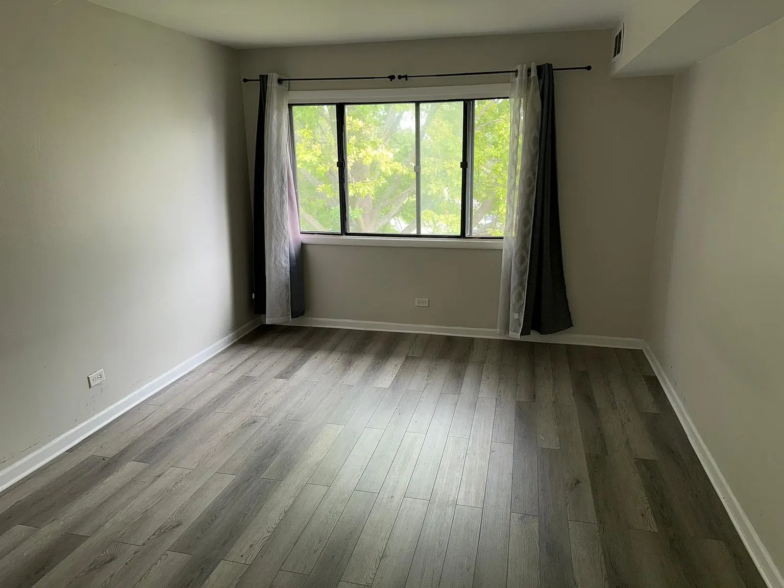 2000 Bayside Dr — Photo 2