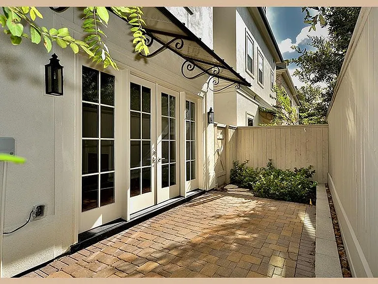 215 Willow St — Photo 26