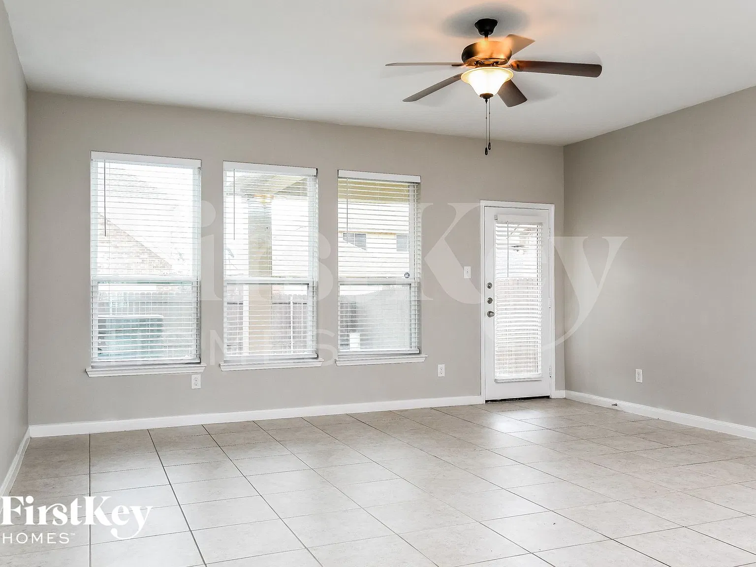 3 bed, 2.5 bath, 2285 sqft, $2,690 — Photo 3
