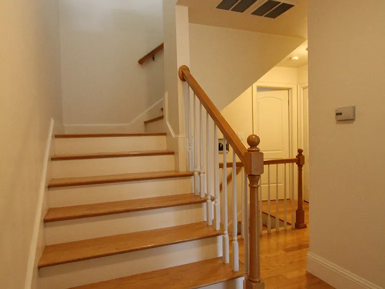 31 Florence St #31 — Photo 37