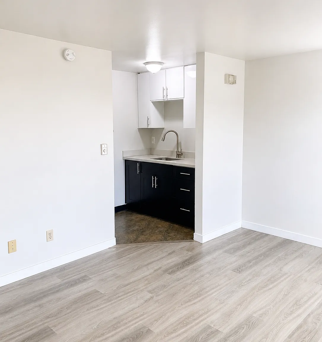 2 bed, 1.5 bath, 928 sqft, $1,795 — Photo 3