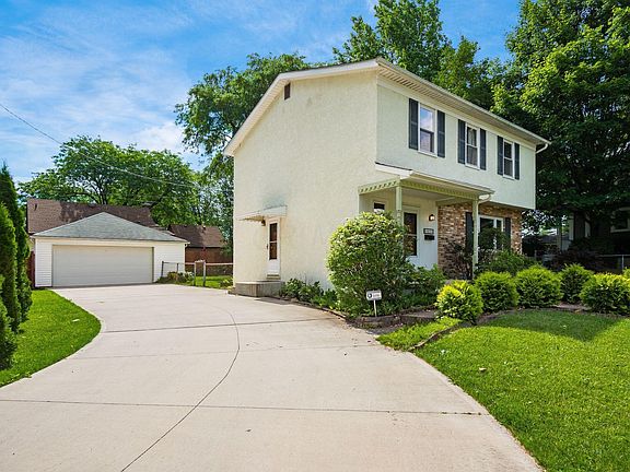 3rd image of 4868 Glen Burn Ave