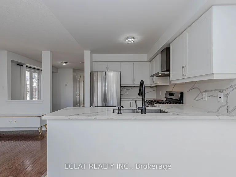 2 Lancaster Ct — Photo 15