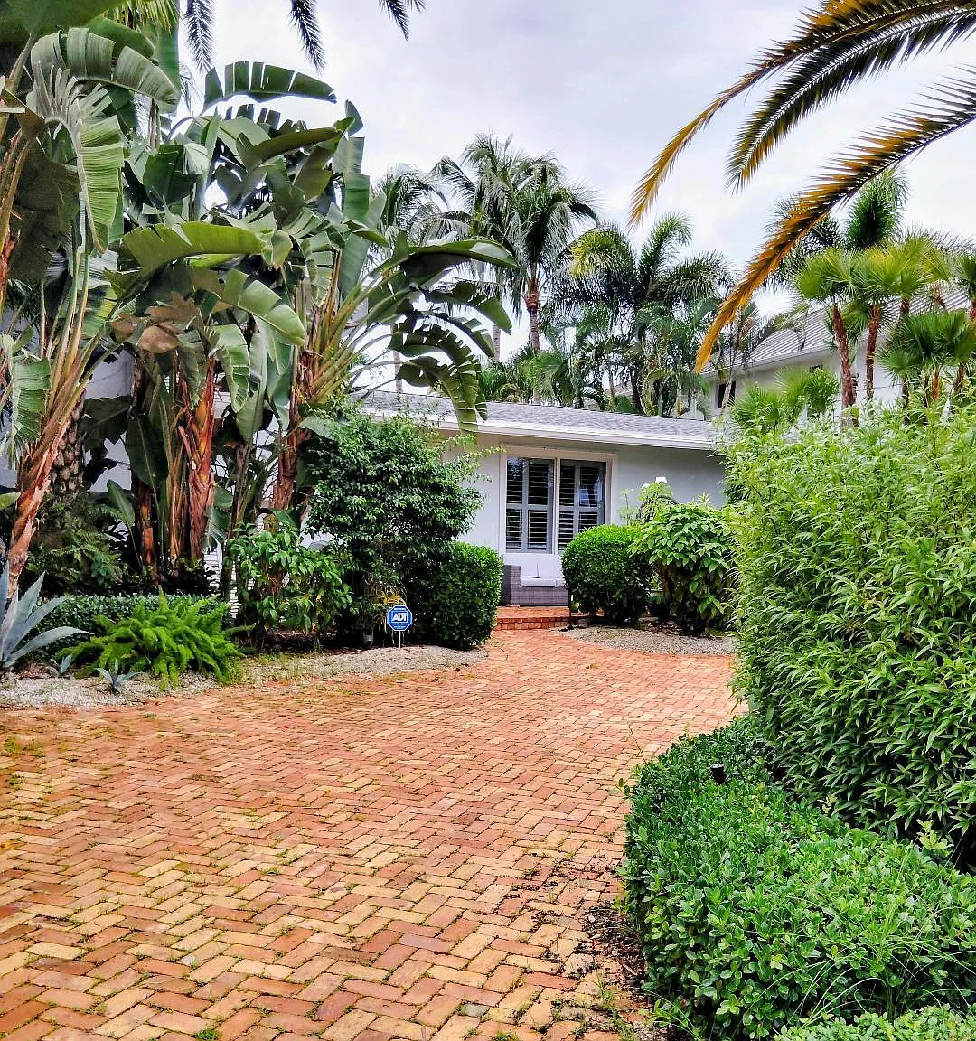 3 bed, 2.0 bath, 2288 sqft, $25,000 — Photo 1