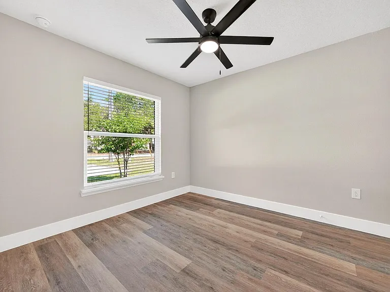 32629 Vista Ave — Photo 20