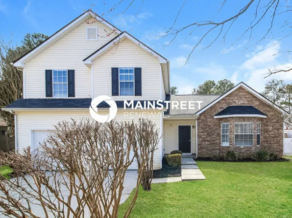 1371 Pebble Ridge Ln, Hampton, GA 30228
